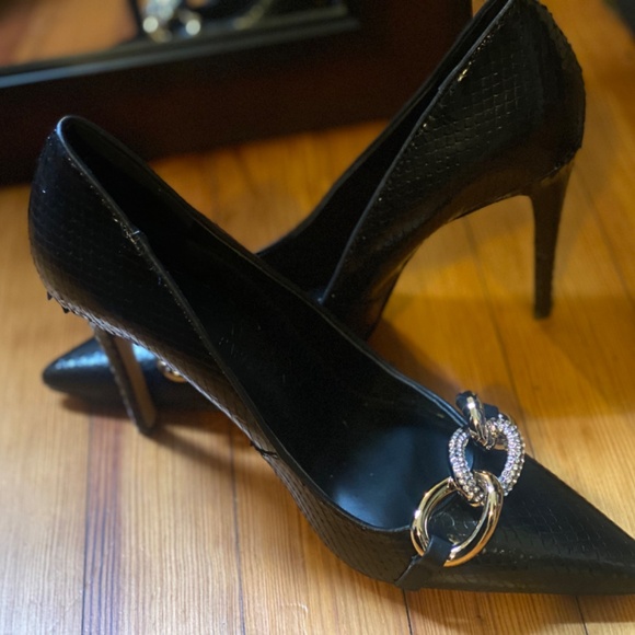 Shoes - Picture 9 of 10